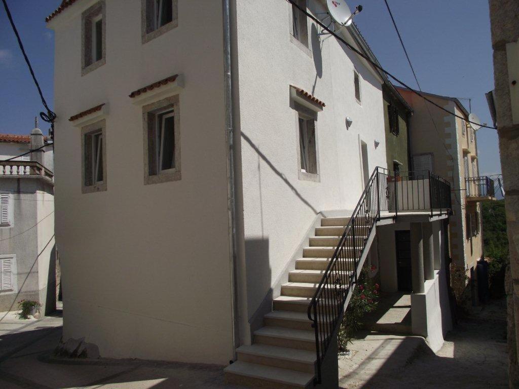 Apartments Dobrinj Ngoại thất bức ảnh
